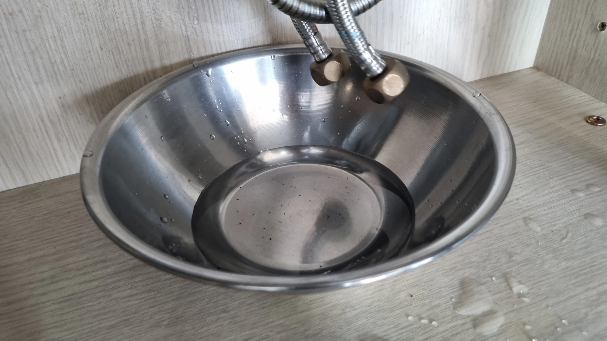 호스에서 나온 물