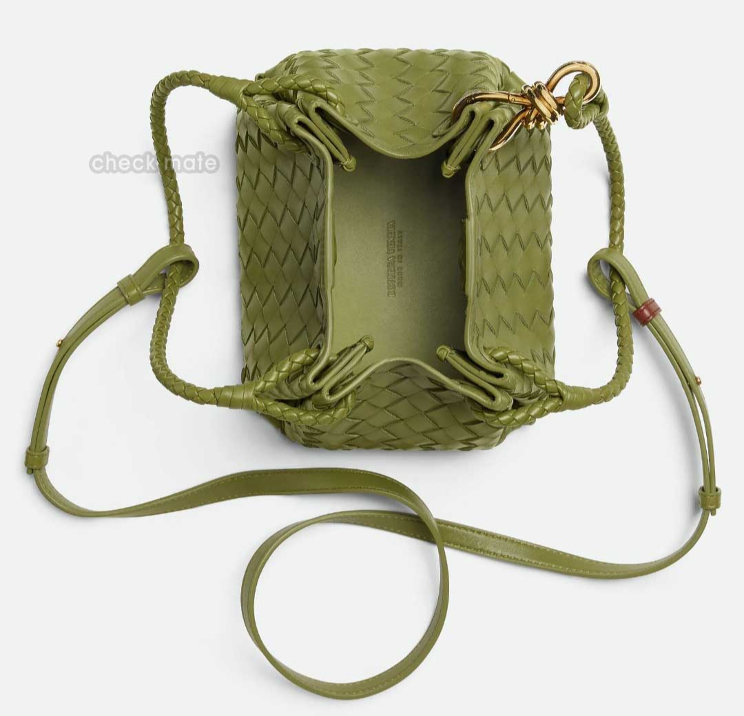 보테가베네타 파라슈트 스몰 말차 내부