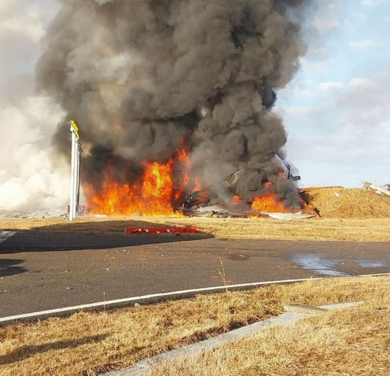 무안공항서 181명 탑승한 제주항공 여객기 추락