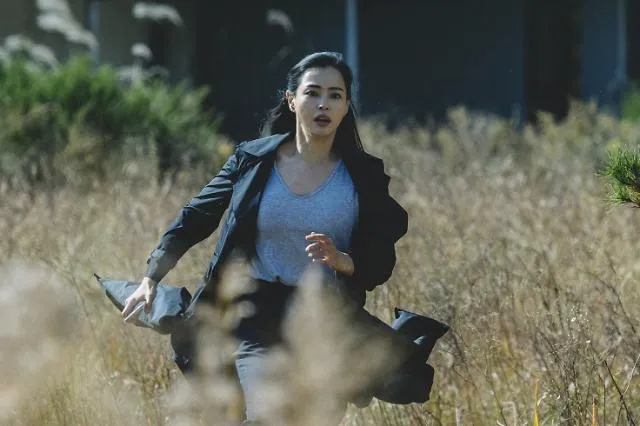 민개인 역(이하늬)