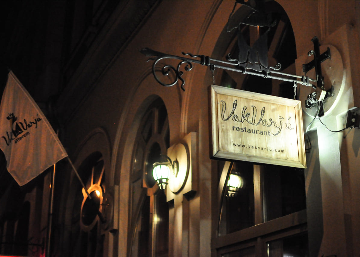 동유럽 부다페스트 헝가리 꼭 가봐야 할 음식점 까마귀 식당