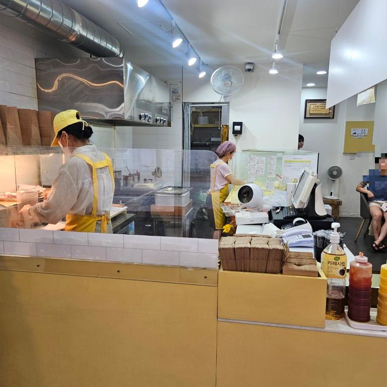 노랑고래 주방 사진