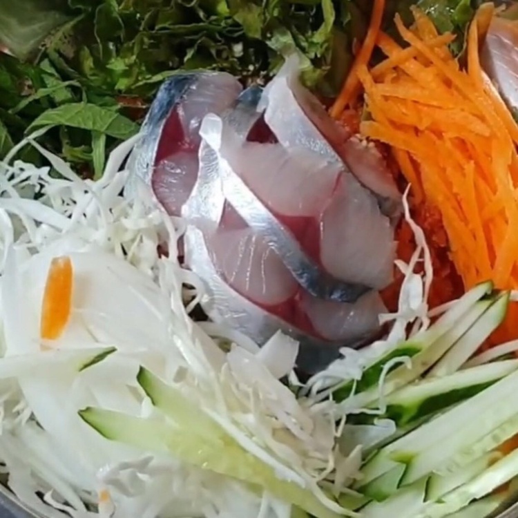 통영 욕지도 장사의신 미스터리의 사진 한 컷 직접 양식한 고등어로 회로 내는 고등어회 맛집 추천