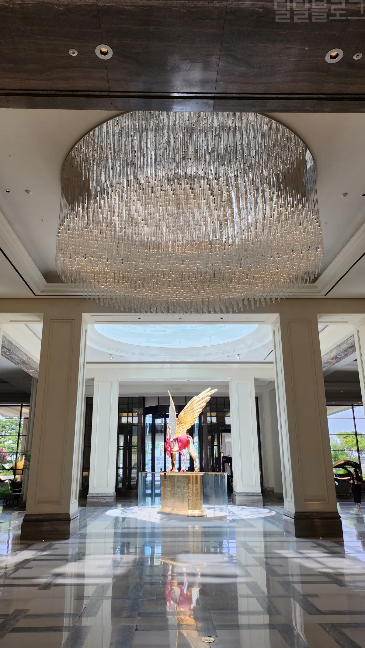 파라다이스시티-로비