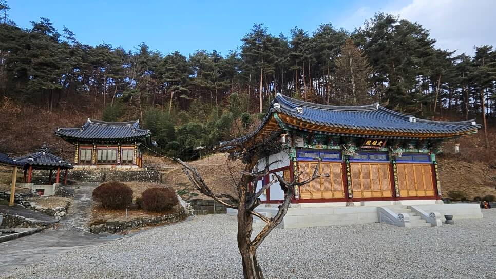 고성 극락암 : 건봉사의 숨은 암자에서 만나는 금강산의 정기와 평온