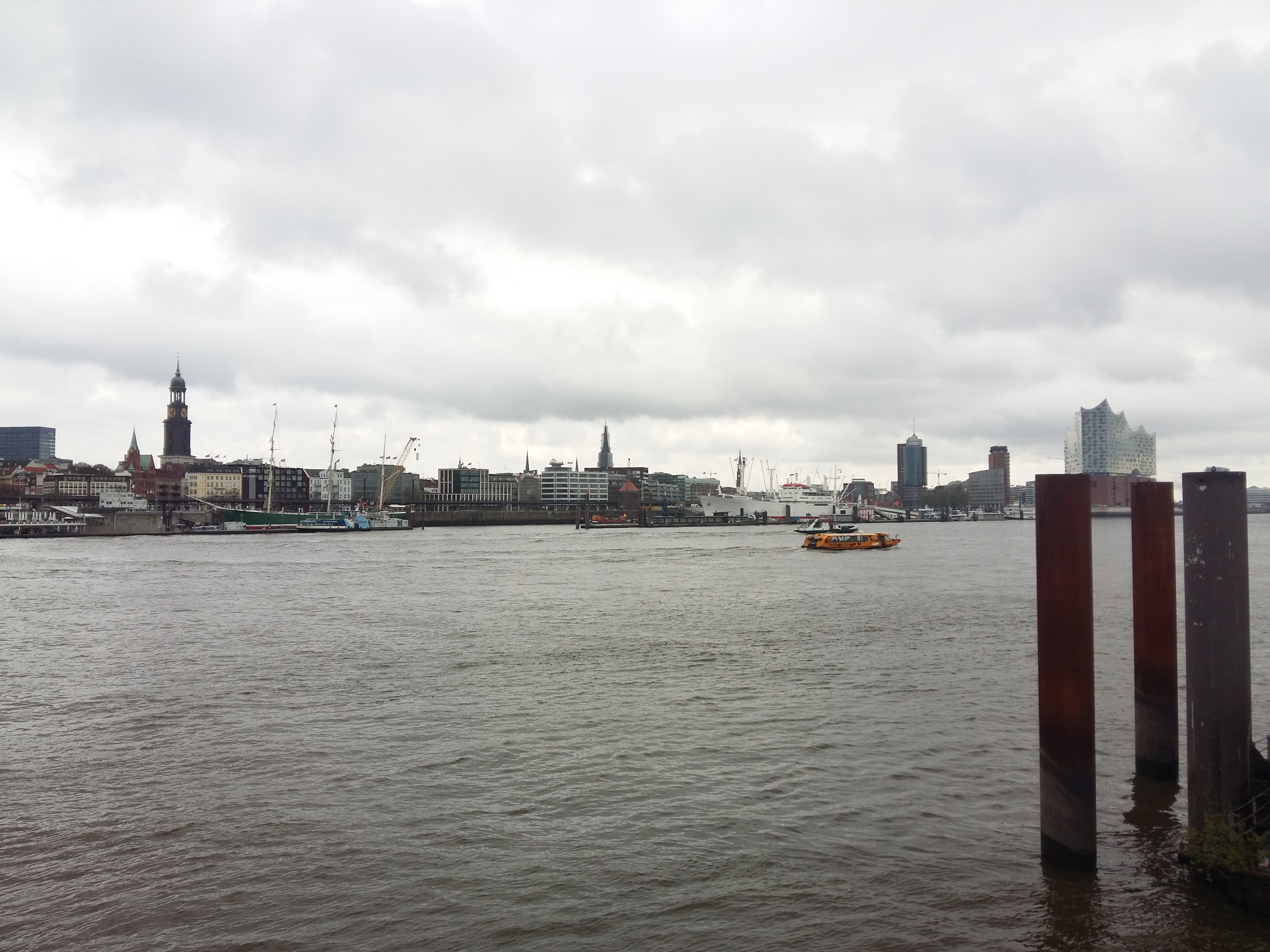 독일 함부르크 성 미카엘 교회와 슈파이어슈타트, 엘브필하모니