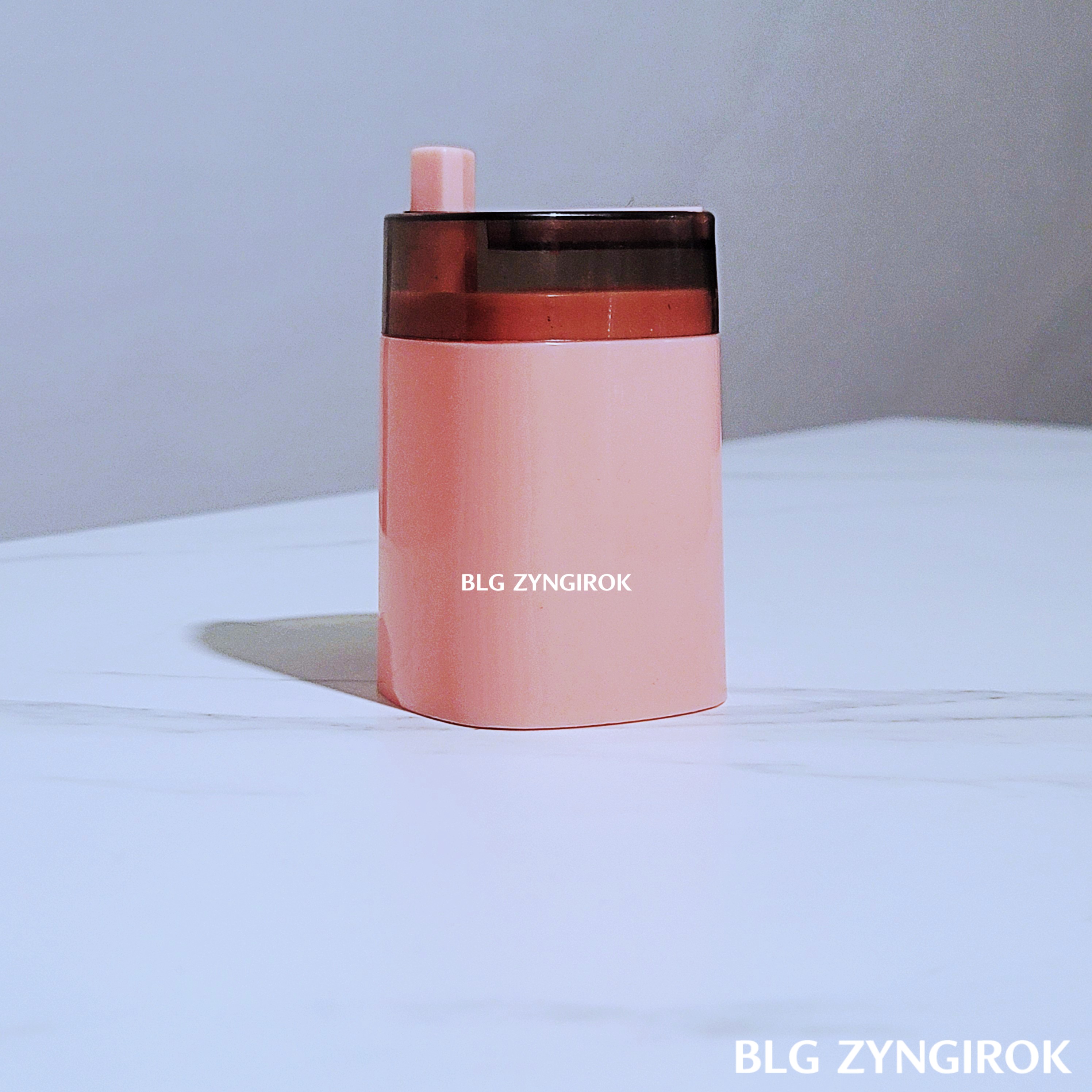 이쑤시개 케이스 옆면 모습이다.