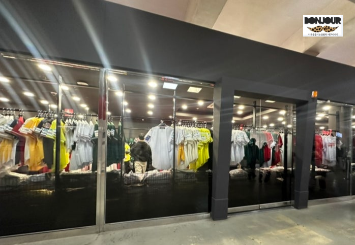 랜더스 플래그십 스토어 내부 넓어진 쇼핑 공간