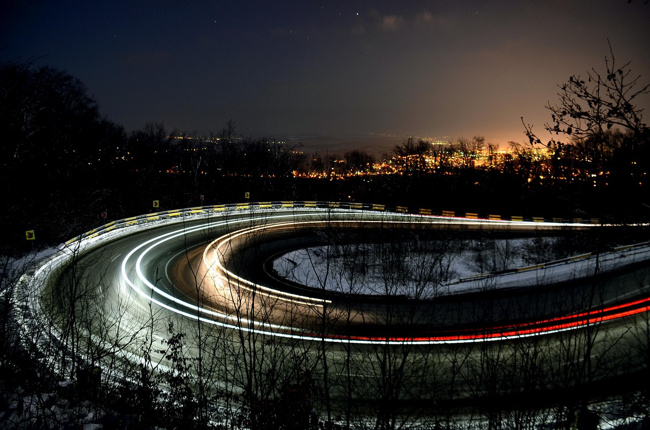 IPO 공모주 투자: 높은 수익률을 위한 청약 전략과 주의 사항 (균등/비례 배정 방식, 의무 보유 확약, 상장 후 주가 예측)