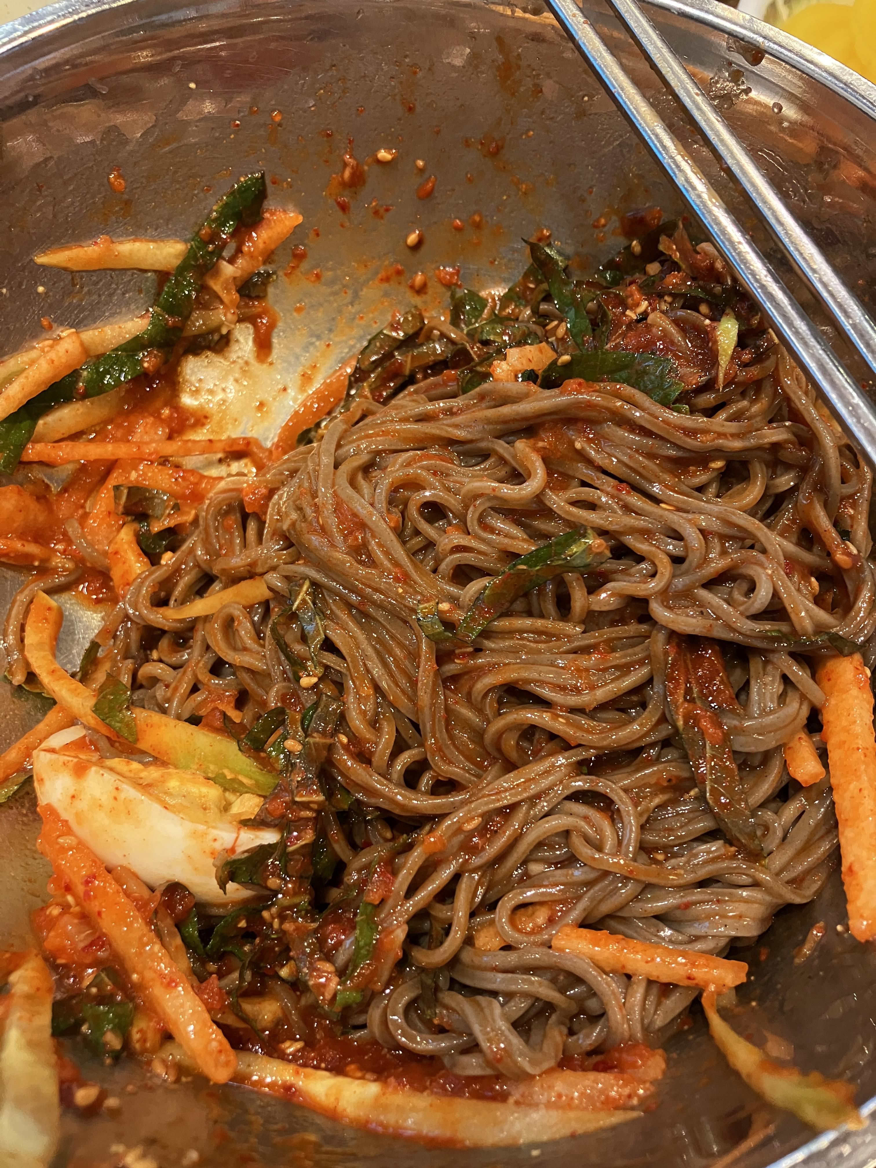 청실홍실 비빔모밀국수