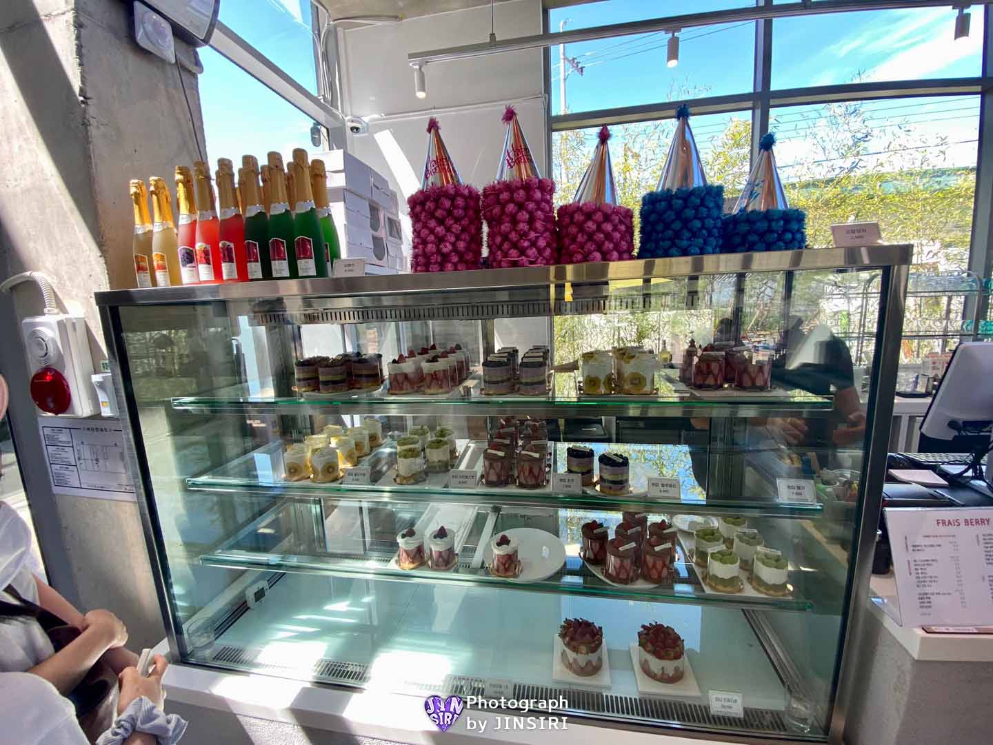 ๊ฒฝ๊ธฐ ๊ณ ์ ๋์๊ตฌ ์์ธ๊ทผ๊ต ์ ์ ์นดํ์ถ์ฒ ์ผ์ดํฌ ๋ง์ง