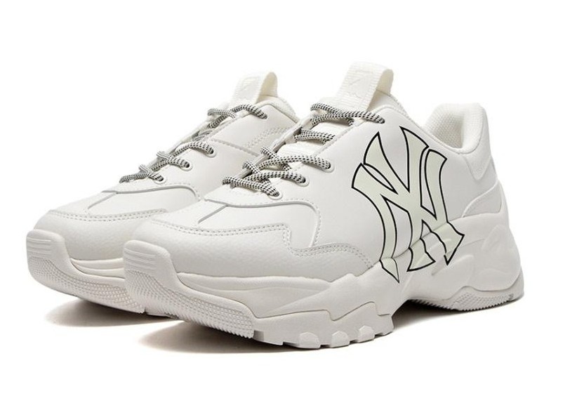 여름에도 스타일과 키를 동시에! 키커 보이는 운동화 추천 5가지