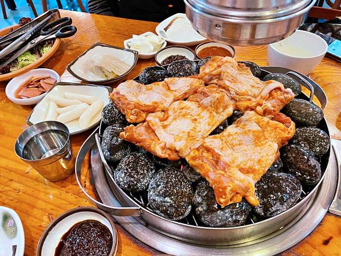 생생정보마당 가평 청평 조약돌 숯불 닭갈비 맛집