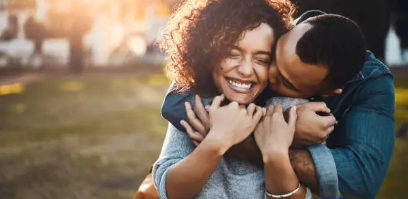 첫 연애, 대학생들의 사랑 시작은 어떻게 다를까?
와 관련된 사진