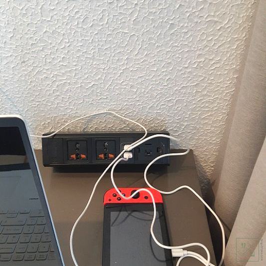 게임기가 충전되고 있습니다.