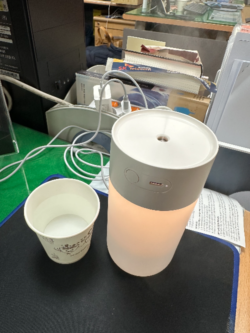 책상용가습기 및 차량용 가습기