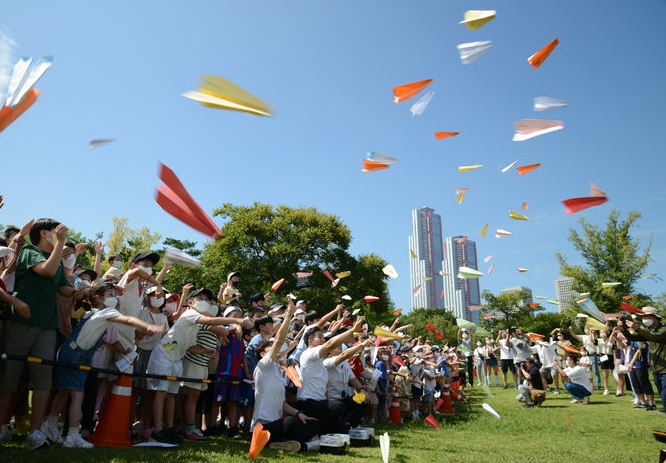 한강 종이비행기 축제-참가이미지