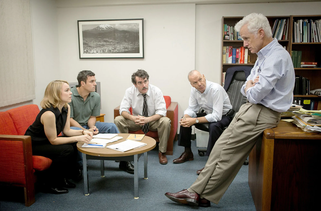 스포트라이트 영화 속 한 장면