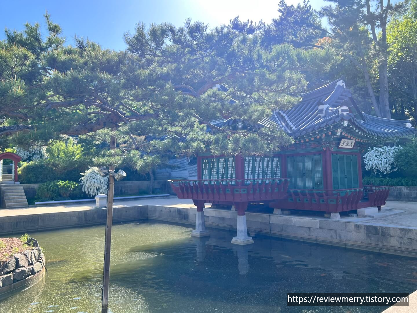 한국정원 내 연못