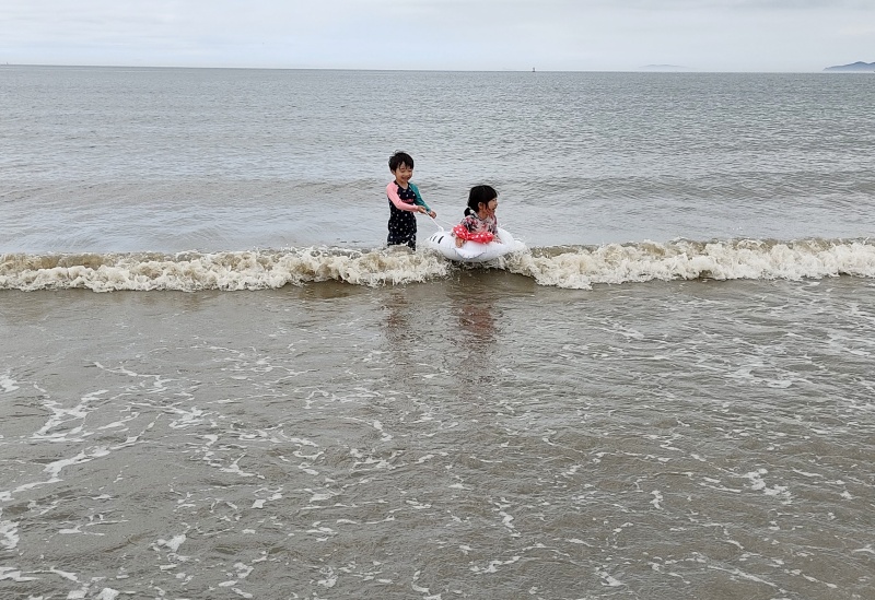 물놀이하는 아이들