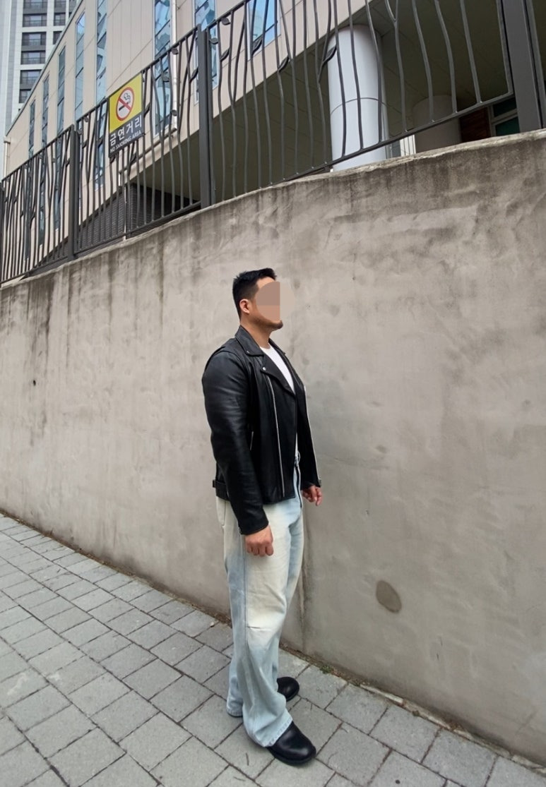 데일리룩('26. 3. 14.)스페로네 카우하이드 소가죽 라이더 자켓, 무신사스탠다드 슬리브 티셔츠, 에러스익셉티드 와이드 연청 데님 팬츠, 킨치 구두 더비슈즈 SHOWER 808