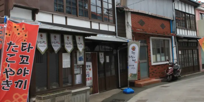 일본 나무가옥이 즐비한 골목