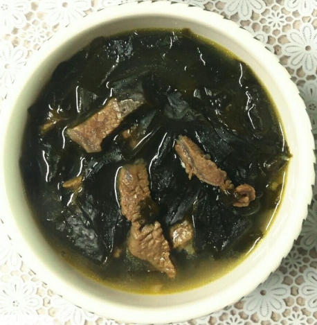 한국의 떡 종류 김치떡-미역국