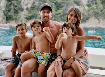 메시 가족 사진