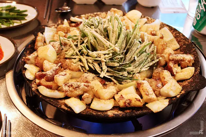 강남역 가게 곱창 구이 마늘 가루 눈 내린 곱창 대파김치 맛있으면 0칼로리 맛집 추천