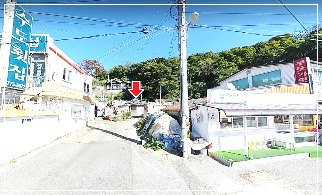 대형 횟집들 사이 작은 골목에 숨겨진 경주 연수회식당 모습