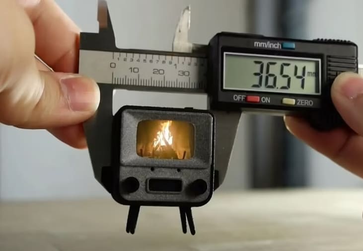 세계에서 가장 작은 TV를 지향하는 스타트업 World's smallest TV device is same size as postage stamp