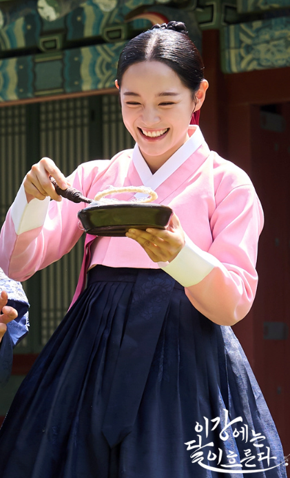 이강에는 달이 흐른다 출연진