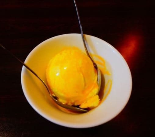 페르시아 사프란 디저트, 샤프란 아이스크림의 황금빛 비밀