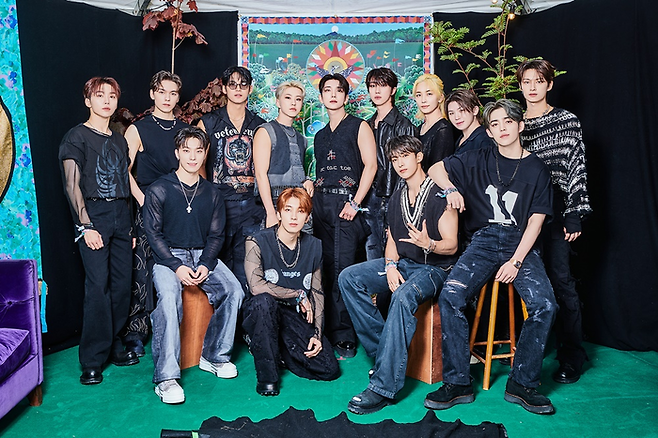 세븐틴, K-팝 아티스트 최초로 영국 글래스턴베리 페스티벌 메인 스테이지 입성