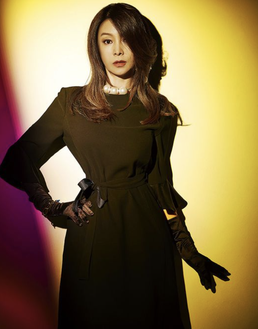 황신혜 패션화보