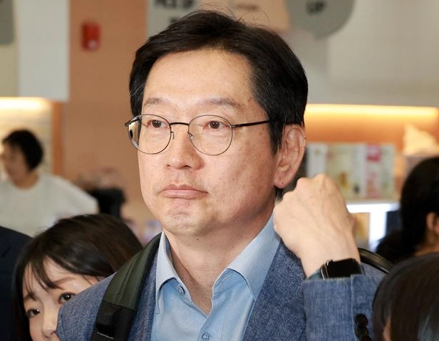 영국 유학중인 김경수 경남도지사 귀국 이유 배경