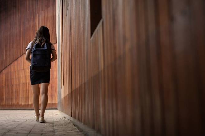 전문가 경고: “남은 아이들을 지켜야 한다”