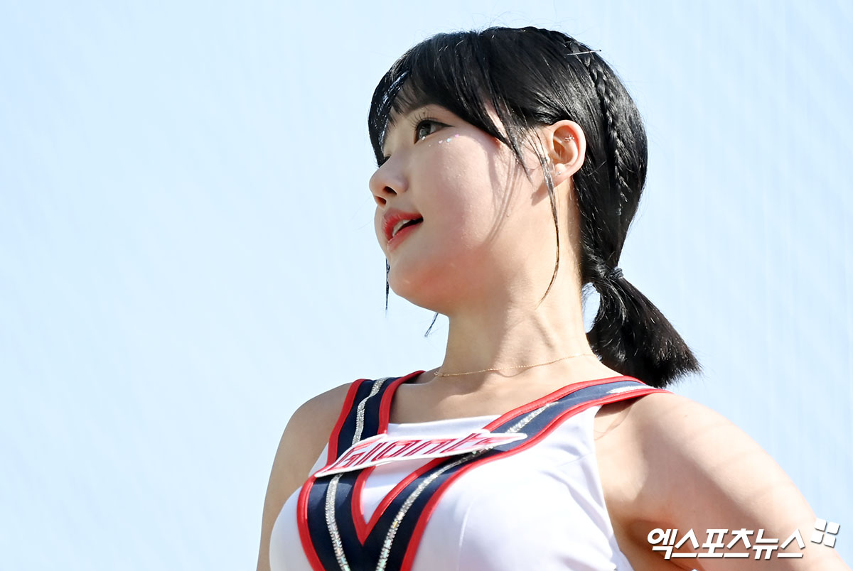 최홍라 치어리더 2024 롯데 프로필 느낌 사진