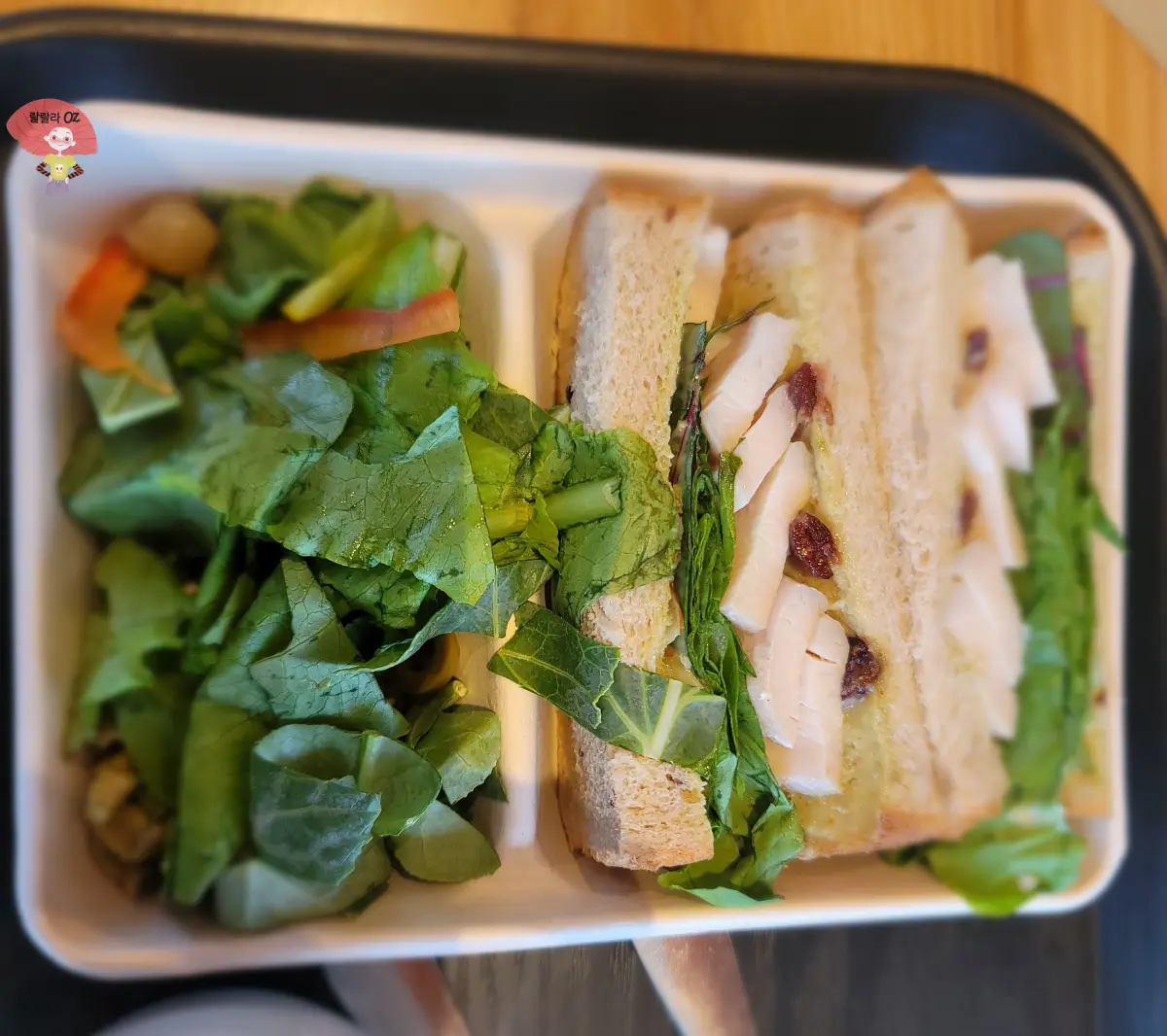 강원도-홍천-스타벅스-닭가슴살-곡물빵-신선한-샐러드로-구성된-밀박스-사진