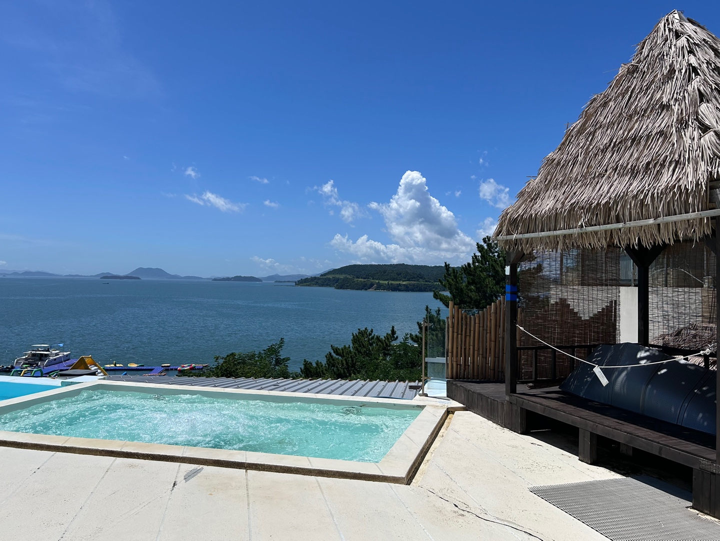  인피니티풀 &amp; 워터파크: 낮엔 시원&amp;#44; 밤엔 무드