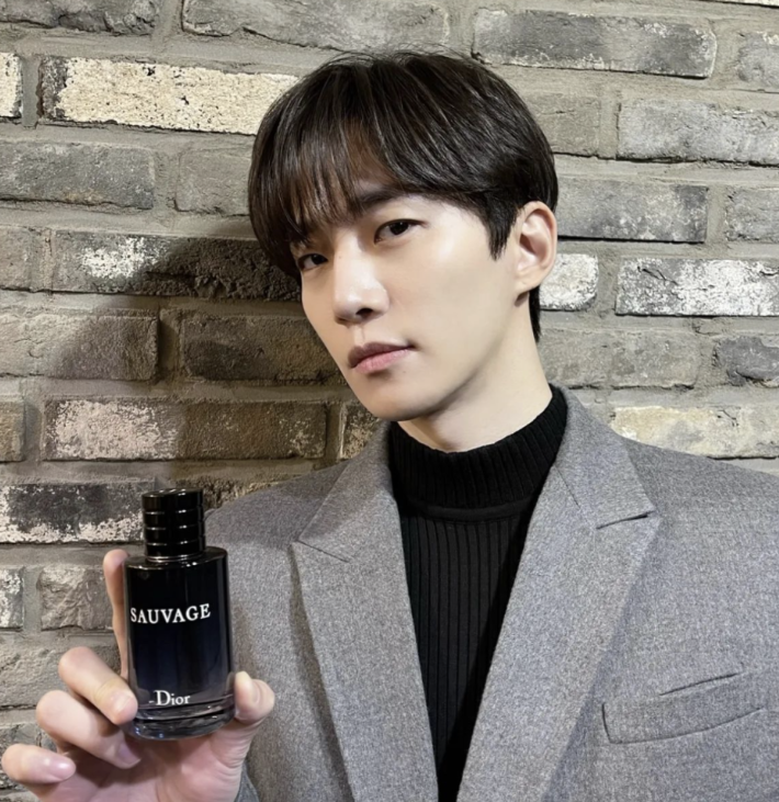 이준호 프로필 배우 드라마 가수 여자친구 작품활동 화보 캐셔로 사진