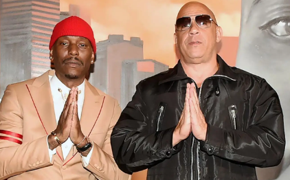 타이리스 깁슨과 동료의 사진