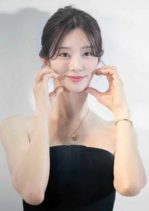 이주빈 사주 분석: 신사일주 배우의 성격과 운세