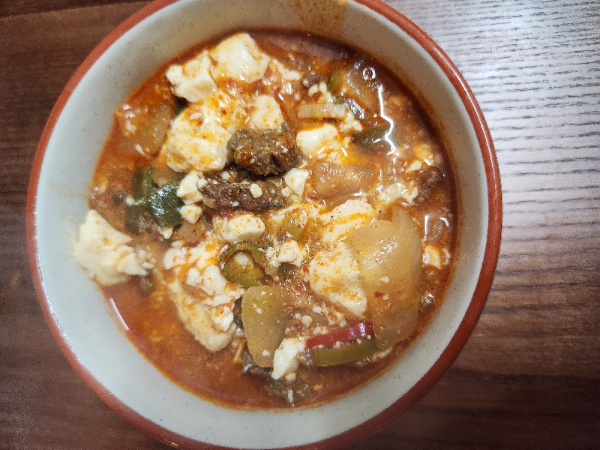 완성된 순두부 찌개