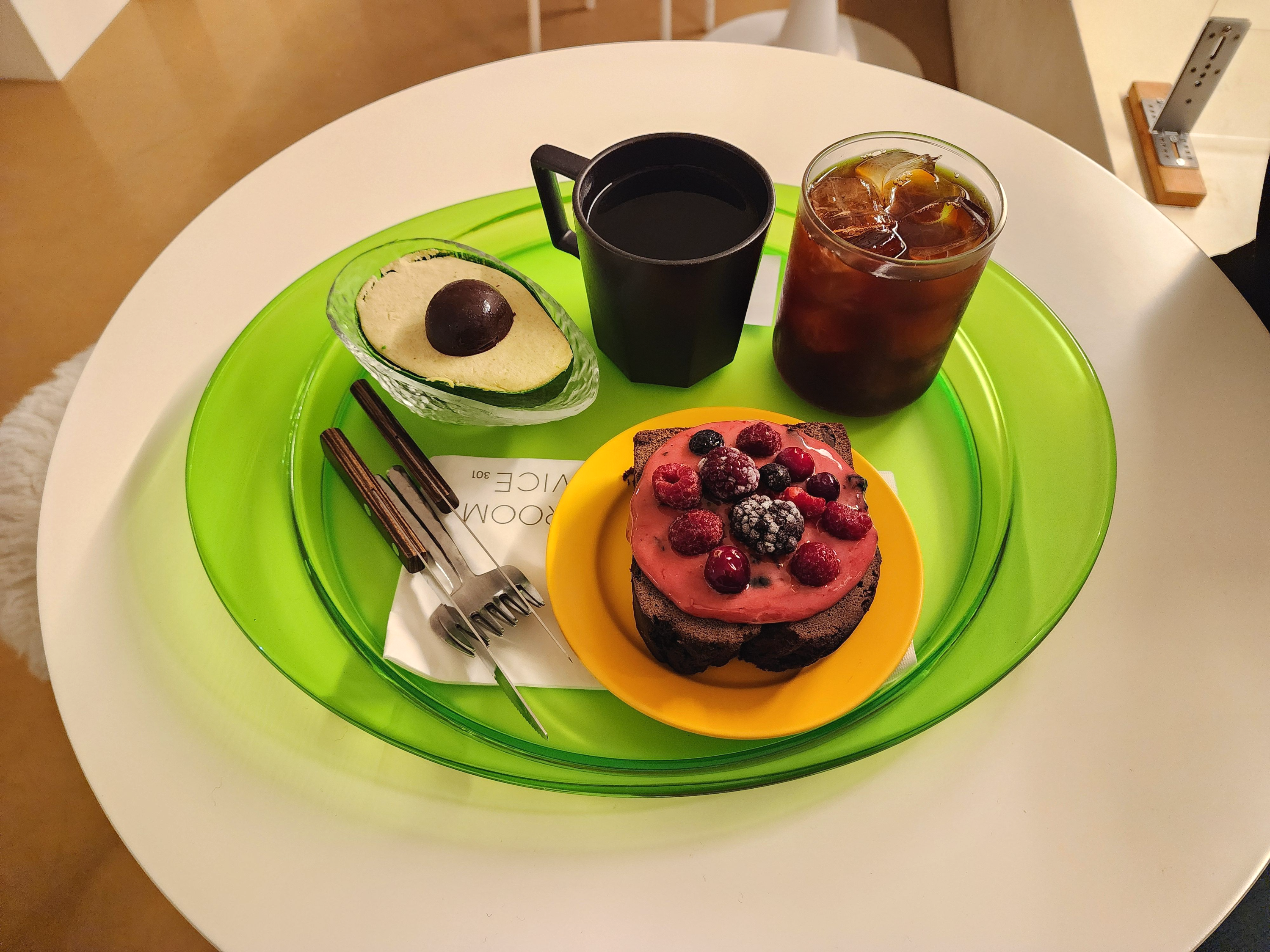 룸서비스301