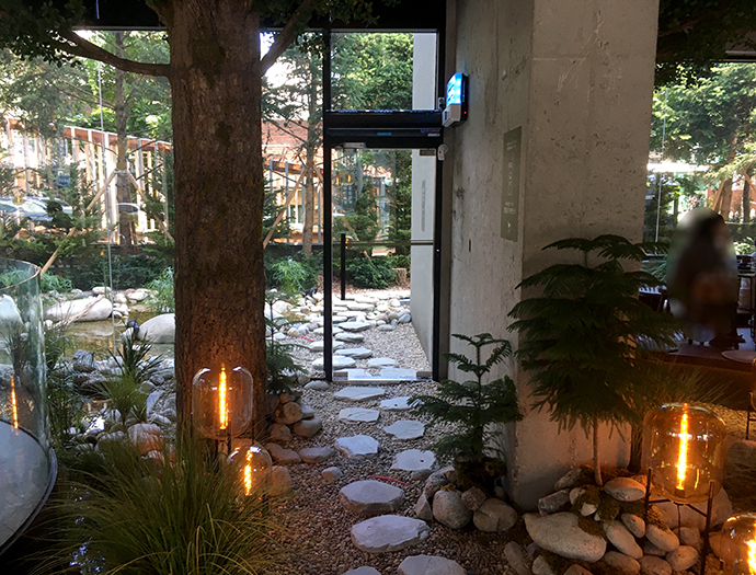 어나더사이드-마당1