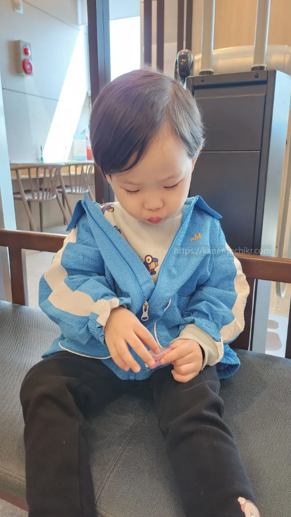 모이몰른-바람막이-착용