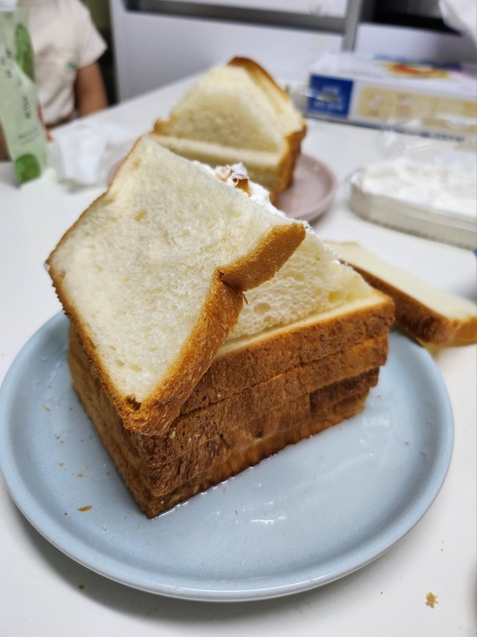 식빵 집에 지붕 붙이기