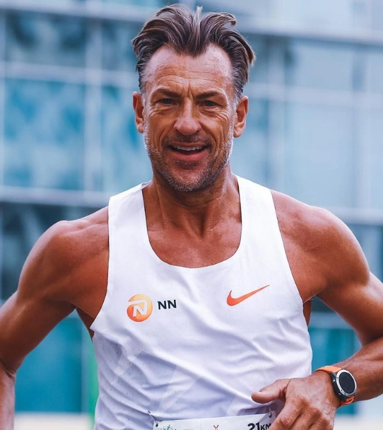 르나르 감독 프로필 나이 국적 연봉 경력 인스타그램