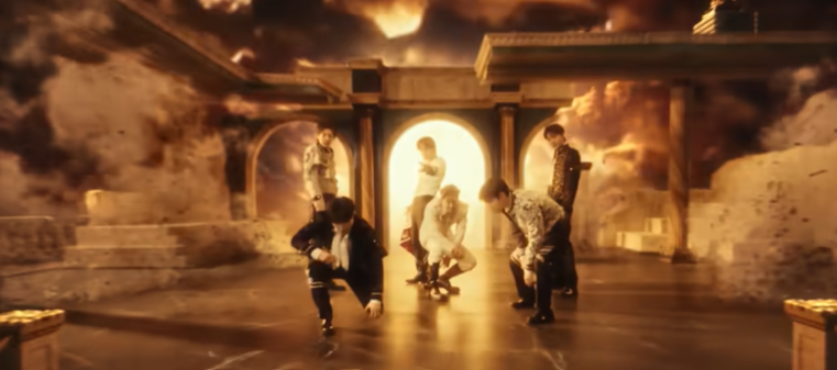 엑소의 멤버들이 엔딩